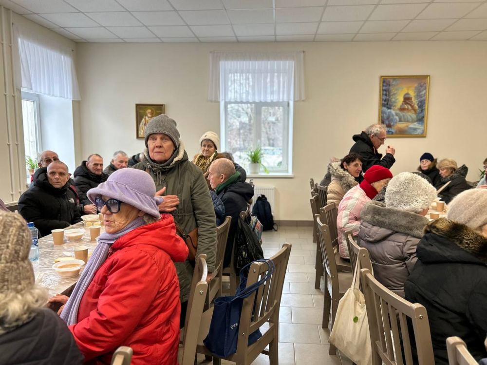 Фото из новости: 🍲 Более семидесяти человек сегодня накормили в благотворительной столовой.