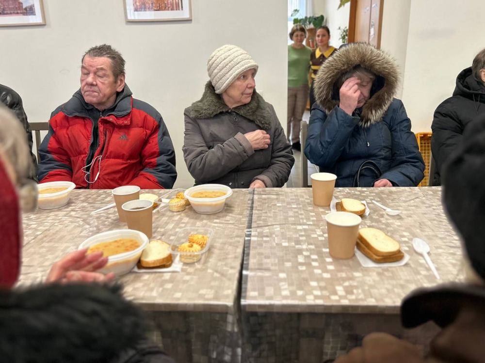 Фото из новости: 🍲 Более семидесяти человек сегодня накормили в благотворительной столовой.