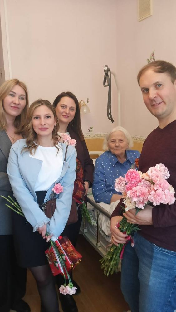 Фото из новости: С праздником, дорогие друзья