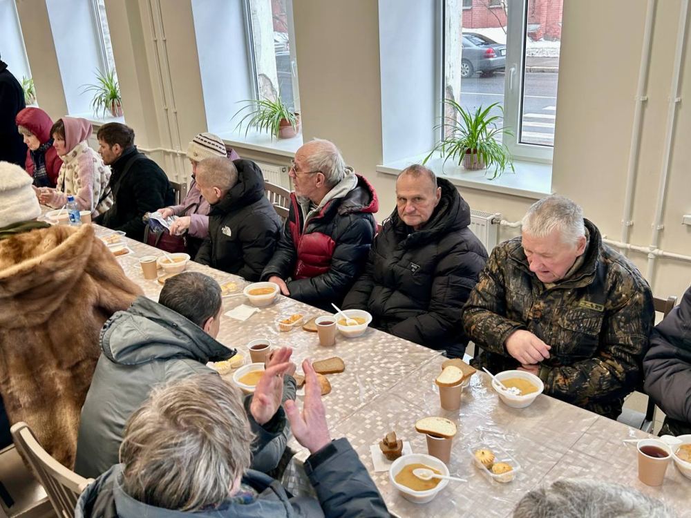 Фото из новости: 🍲 Более семидесяти человек сегодня накормили в благотворительной столовой.